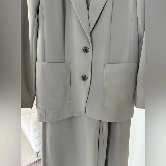 LOFT Versa Crepe Drape Relaxed Women's Blazer - Picture 8 of 9